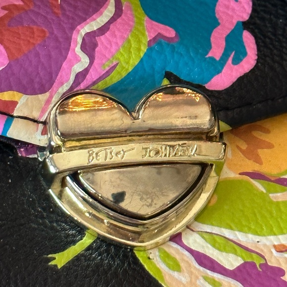 Betsey Johnson Floral Crossbody NWOT - Picture 2 of 7